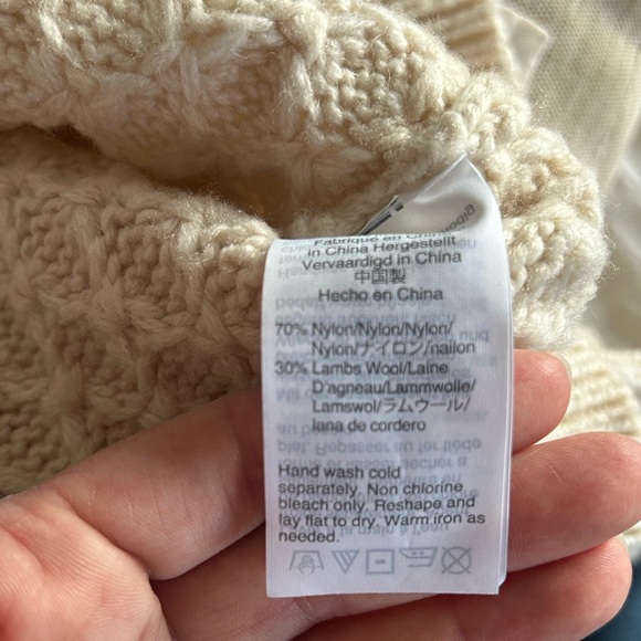 JCrew - Women Size Medium - Cream  blended lambswool - Pom Pom Front - Picture 3 of 11